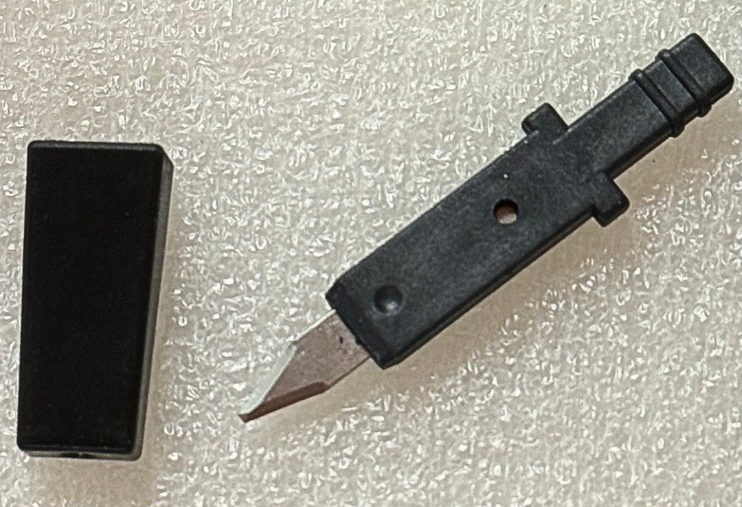 CleanCut™ replacement blade pack for ostomy care